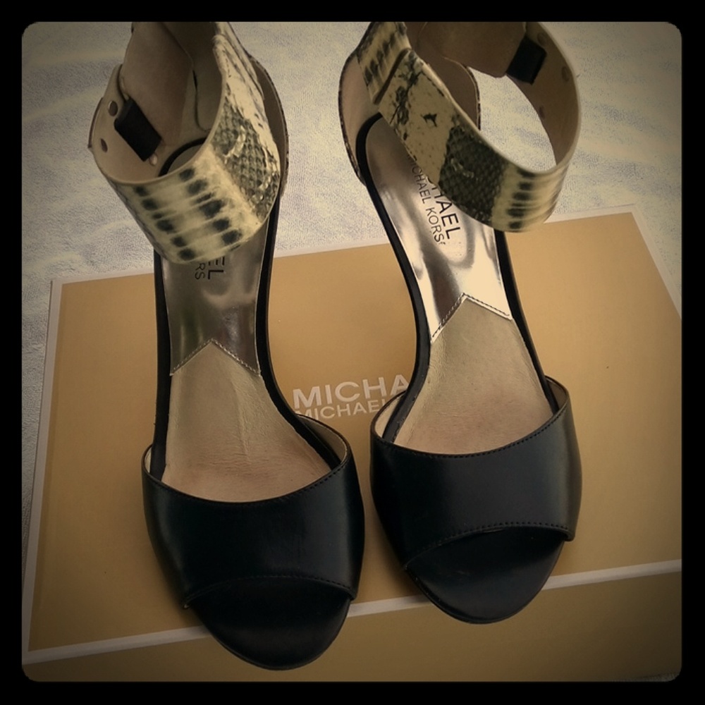 Michael kors strap shoes size 7